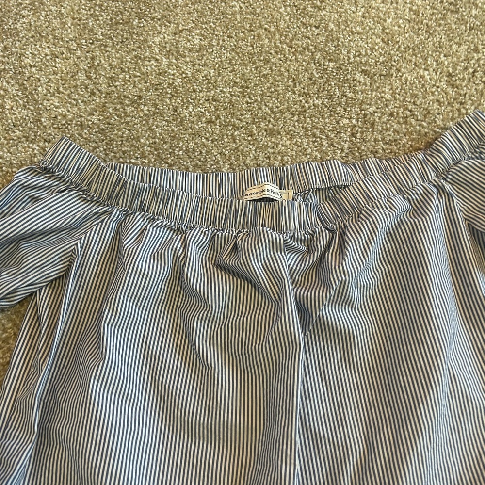 Abercrombie and Fitch off the shoulder shirt